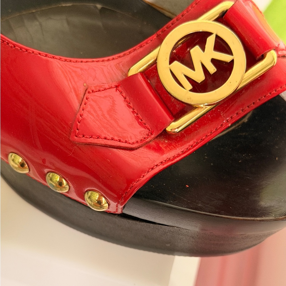 Michael Kors Red Patent Leather Wedge Sandals Size 9M - Picture 5 of 6